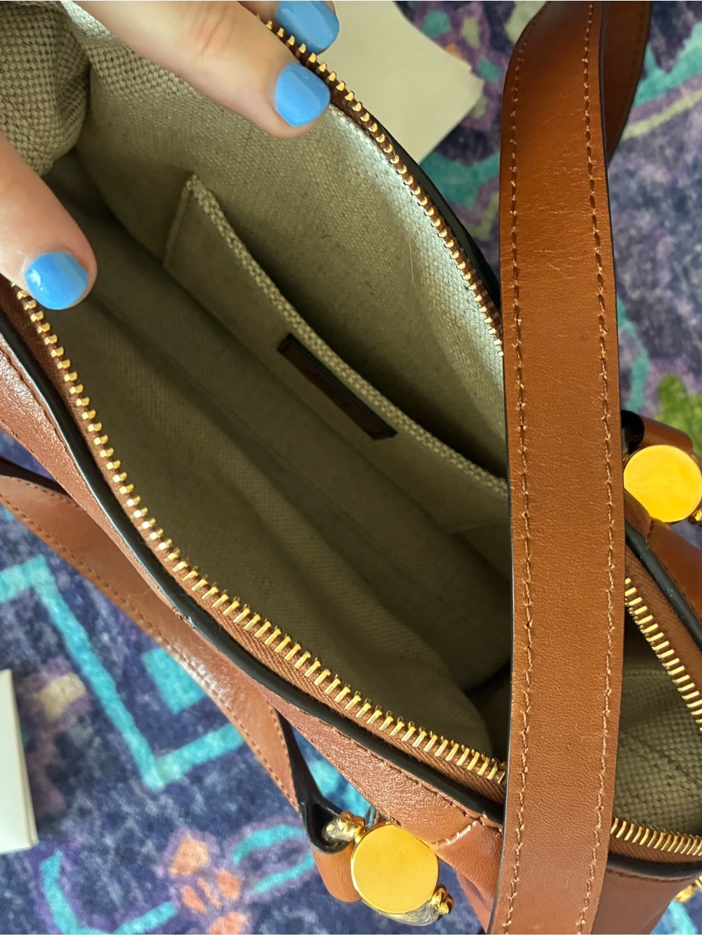 Chloé Small Pareto Bag with Gold Hardware - Picture 5 of 11